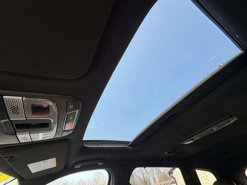 Used 2023 Kia Telluride EX w/ EX Captain's Chair Package image 24