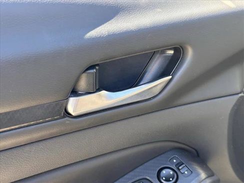 Used 2024 Nissan Altima 2.5 SV image 16