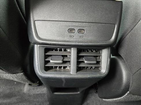 Used 2025 Chevrolet Equinox LT FWD image 18