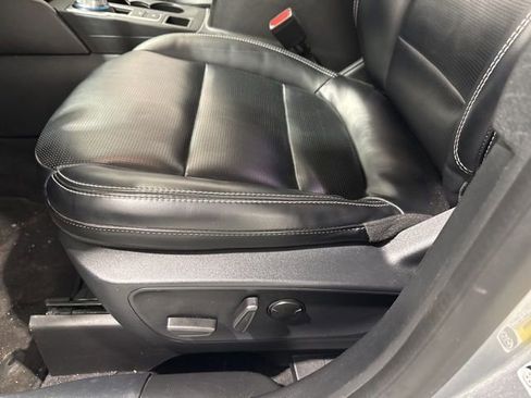 Used 2024 Ford Escape Platinum image 19
