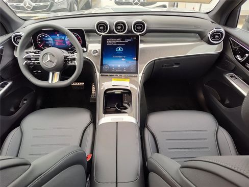 New 2026 Mercedes-Benz GLC 300 GLC 300 image 10