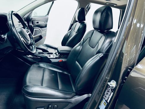 Used 2020 Kia Telluride S image 31