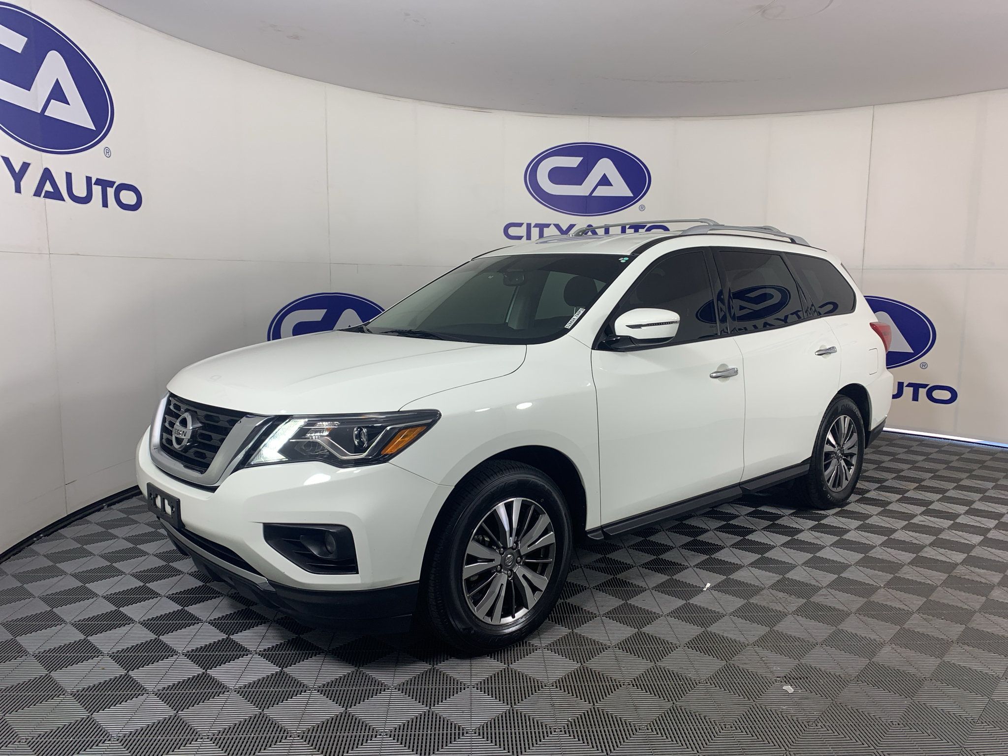 Used 2019 Nissan Pathfinder SV w/ Cargo Package FWD image 7