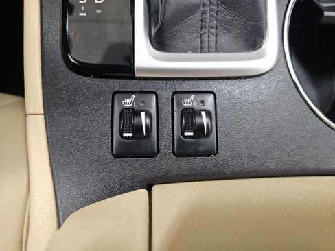 Used 2014 Toyota Highlander XLE image 22