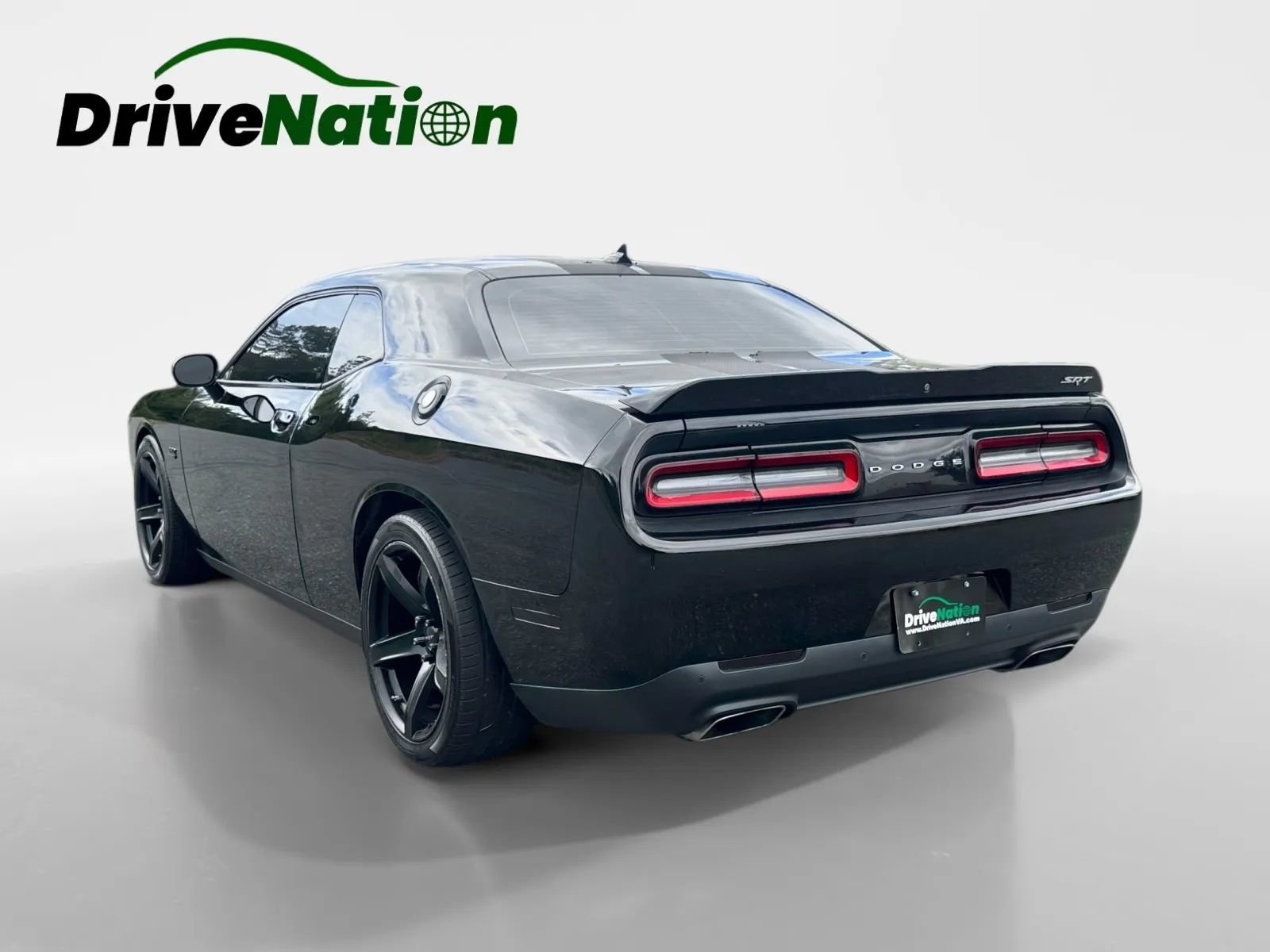 Used 2016 Dodge Challenger SRT w/ Technology Group RWD image 7