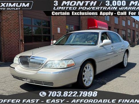 Used 2009 Lincoln Town Car Signature Limited RWD image 1