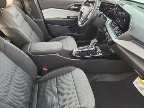 New 2026 Chevrolet Trax LT w/ Driver Confidence Package FWD image 10