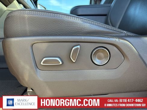 Used 2023 GMC Yukon Denali image 13