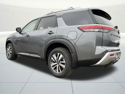 New 2025 Nissan Pathfinder SL w/ Black Appearance Package image 3
