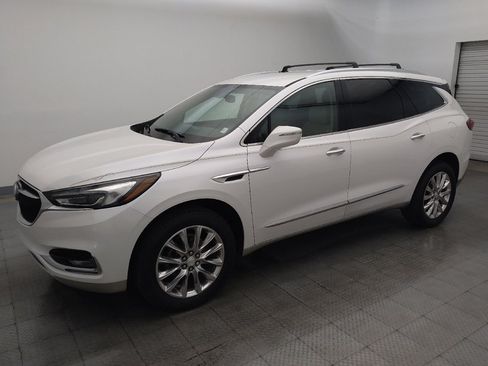 Used 2019 Buick Enclave Essence FWD image 2
