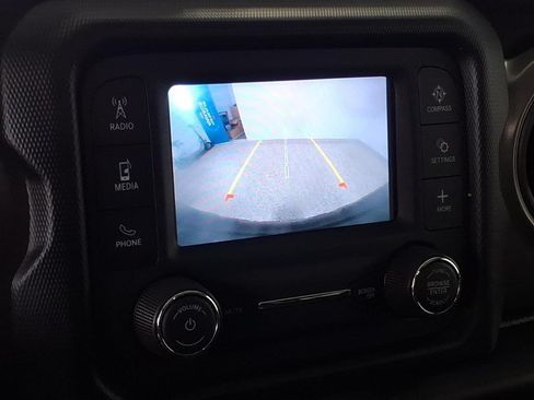 Used 2021 Jeep Wrangler 4WD Unlimited Willys image 14