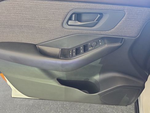 Used 2023 Nissan Rogue S FWD image 25