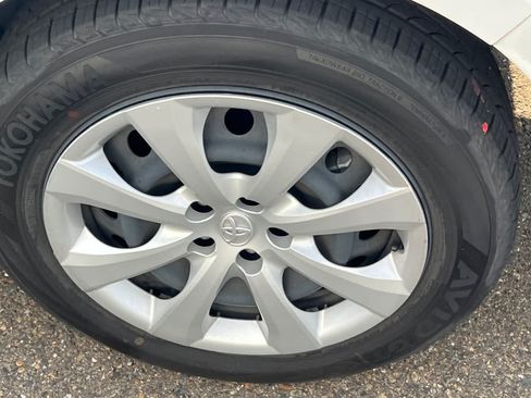 Used 2023 Toyota Corolla LE FWD image 22