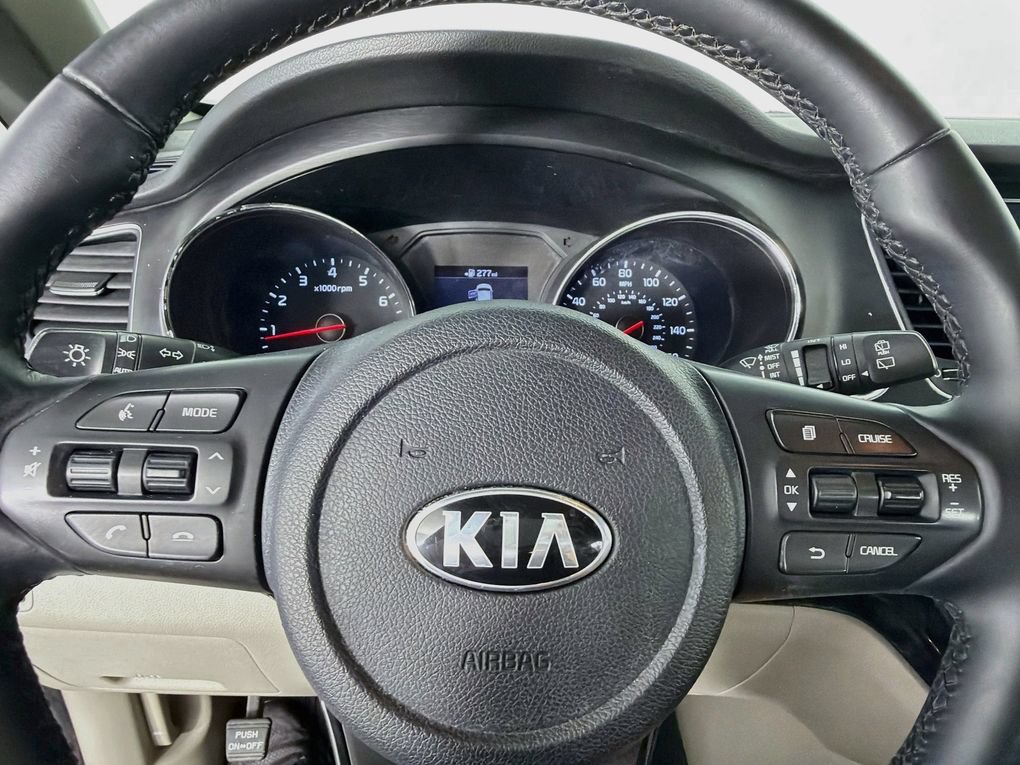 Used 2021 Kia Sedona EX FWD image 16