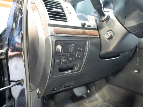Used 2019 Toyota Land Cruiser image 63