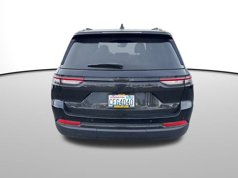 Used 2024 Jeep Grand Cherokee Altitude image 10