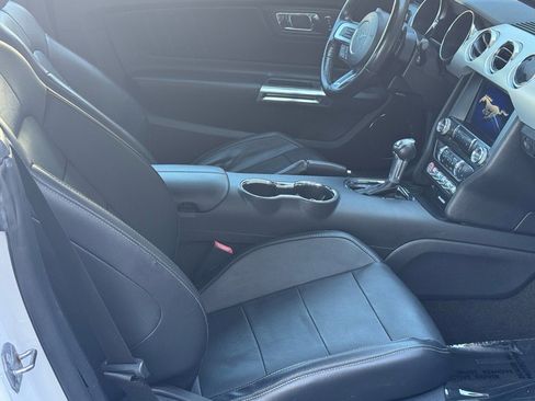 Used 2016 Ford Mustang Premium image 24