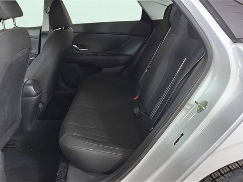 Used 2021 Hyundai Elantra SEL w/ Convenience Package image 9