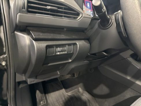 Used 2024 Subaru Crosstrek 2.0i Premium image 18