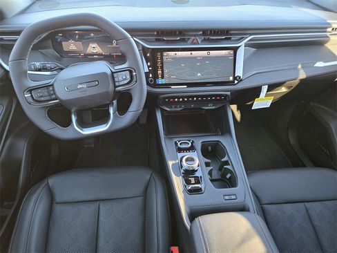 New 2026 Jeep Cherokee Overland image 11