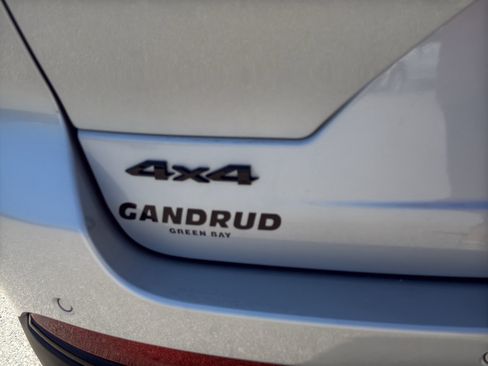 Used 2025 Jeep Grand Cherokee Altitude AWD/4WD image 8
