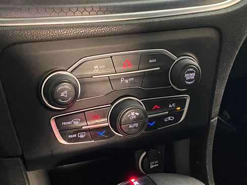 Used 2015 Dodge Charger SXT w/ AWD Plus Group image 26