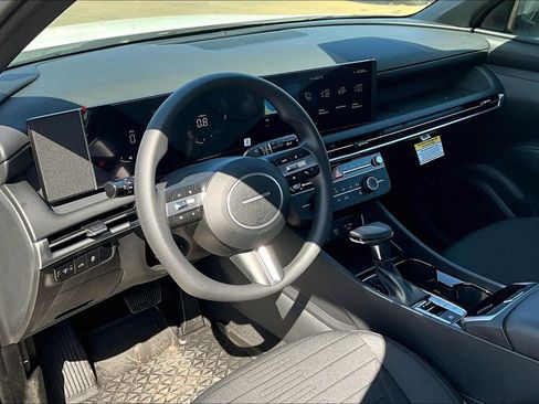 New 2025 Hyundai Santa Cruz SE image 16