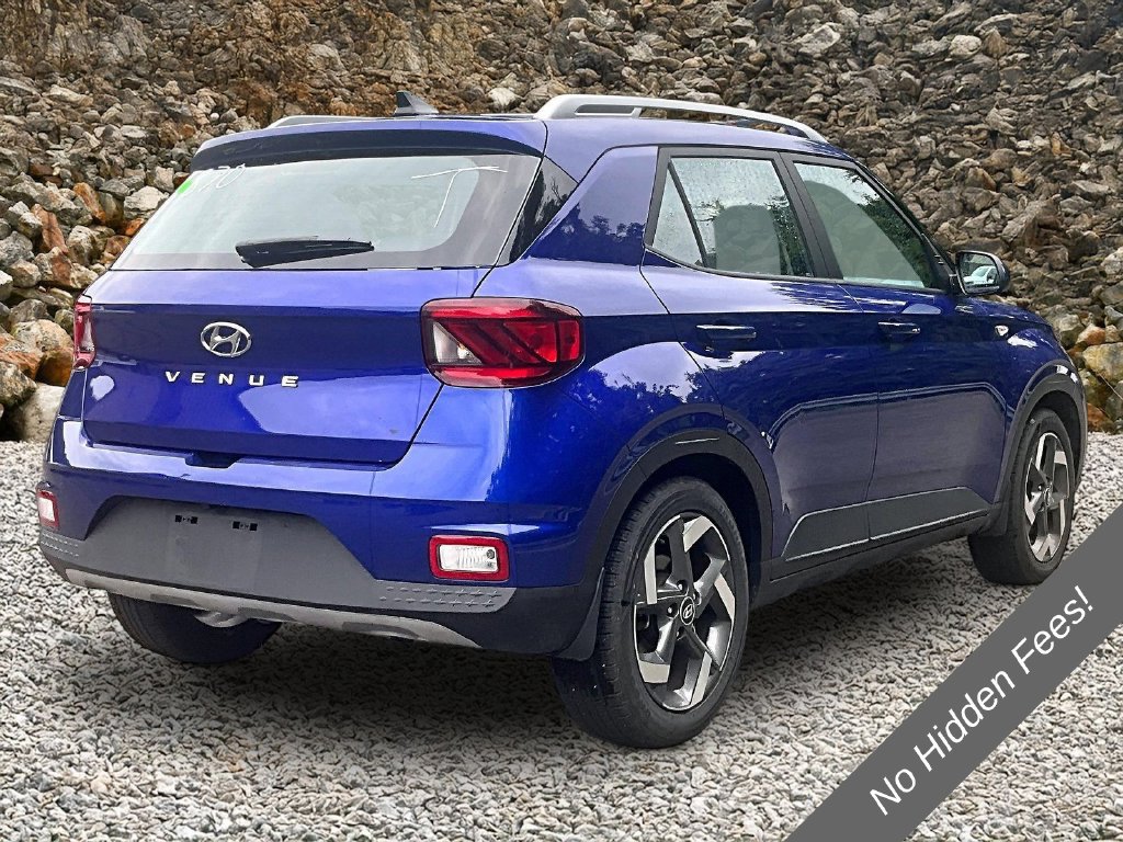 Used 2021 Hyundai Venue SEL FWD image 2