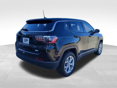 Used 2024 Jeep Compass Sport image 5