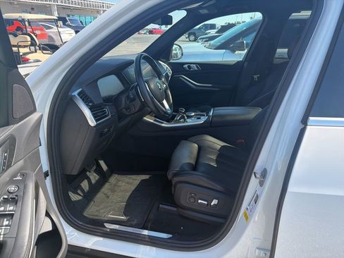 Used 2023 BMW X5 sDrive40i w/ Parking Assistance Package image 3