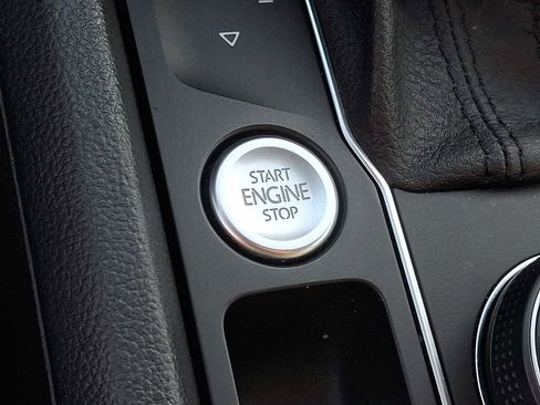 Used 2018 Volkswagen Atlas SEL image 21