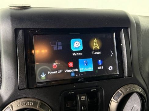 Used 2018 Jeep Wrangler Unlimited Sport AWD/4WD image 25