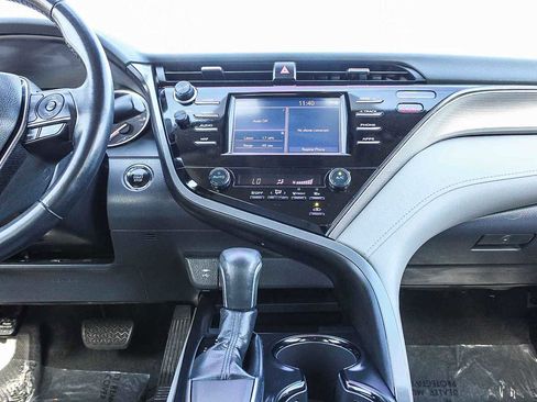Used 2019 Toyota Camry SE image 13