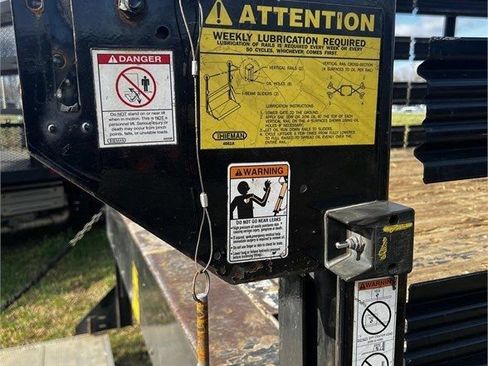 Used 2016 Ford F550 2WD Regular Cab Super Duty w/ Power Equipment Group image 11