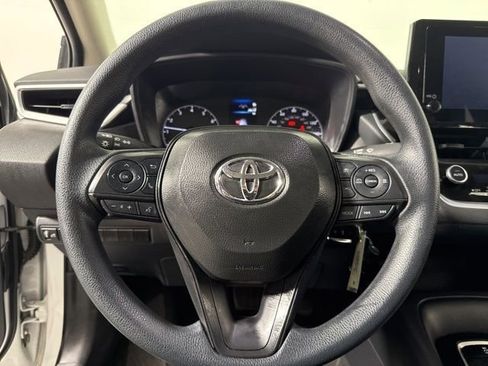 Used 2024 Toyota Corolla LE FWD image 17
