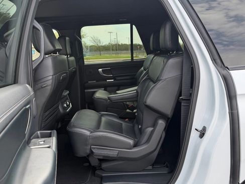 Certified 2025 Ford Expedition Max Platinum w/ Stealth Performance Package AWD/4WD image 21