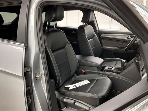 Used 2022 Volkswagen Atlas Cross Sport SE image 7