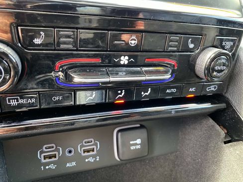 Certified 2022 Jeep Grand Cherokee Limited AWD/4WD image 17