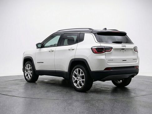 Used 2025 Jeep Compass Limited AWD/4WD image 6