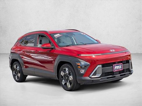 Used 2024 Hyundai Kona SEL FWD image 4