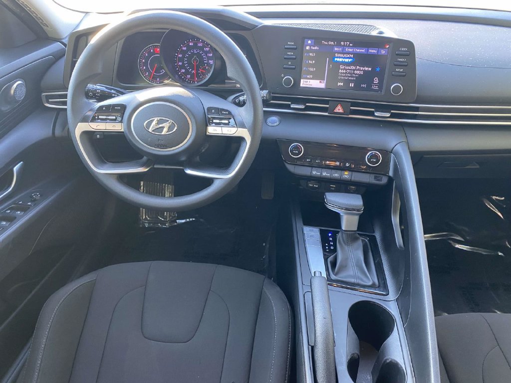 Used 2023 Hyundai Elantra SEL w/ Cargo Package FWD image 9