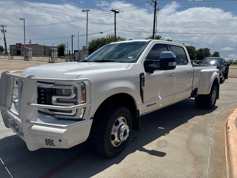 Used 2023 Ford F350 Lariat w/ Lariat Ultimate Package AWD/4WD image 8