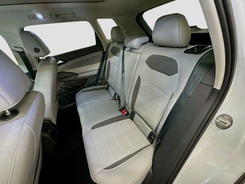 Used 2022 Volkswagen Taos SE w/ Panoramic Sunroof Package image 30