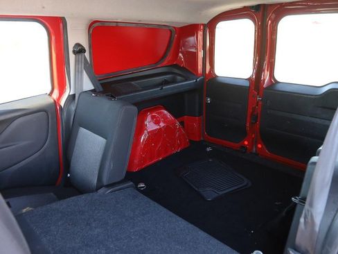 Used 2021 RAM ProMaster City SLT w/ Popular Equipment Group FWD image 9