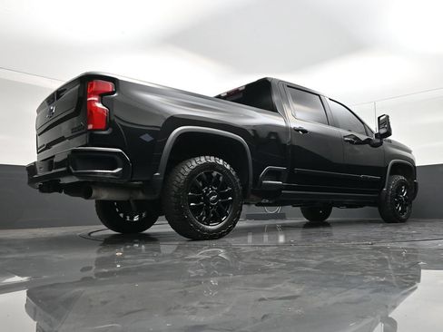 Used 2025 Chevrolet Silverado 2500 High Country w/ High Country Premium Package AWD/4WD image 25