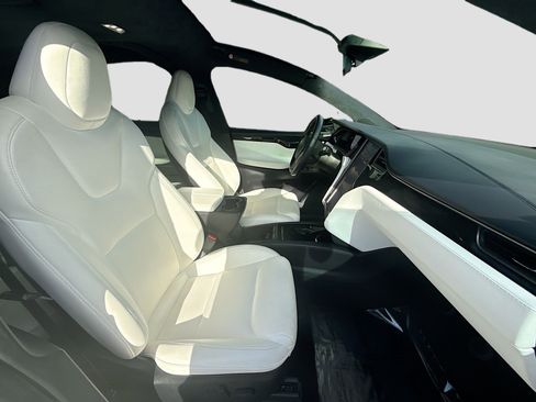 Used 2020 Tesla Model X Long Range image 31