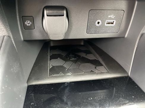 New 2025 Nissan Versa SV w/ Trunk Package image 21