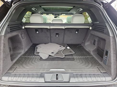 New 2025 Land Rover Range Rover Sport SE image 13