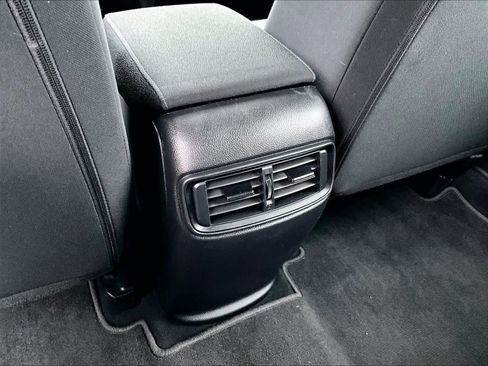 Used 2018 Honda CR-V LX image 28