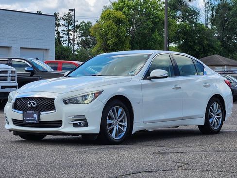 Used 2015 INFINITI Q50 Premium w/ Navigation Package AWD/4WD image 6